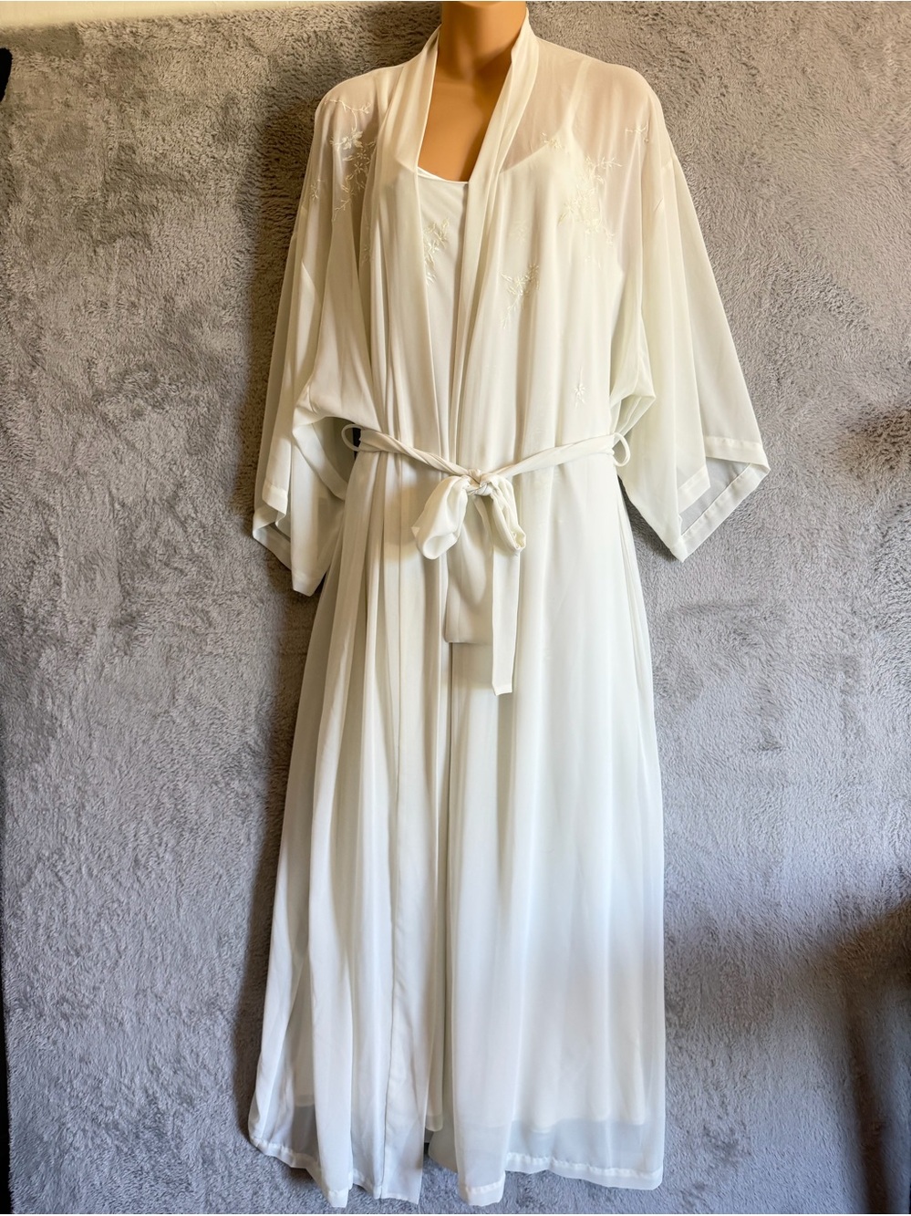 VTG Natori Basics White Sheer Peignoir Set Embroidered Maxi Robe & Gown M